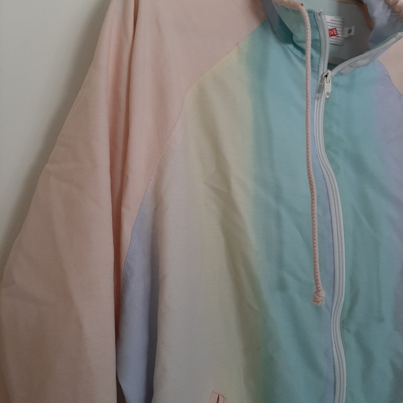 Amazing Vintage Pastel Windbreaker - Picture 2 of 9